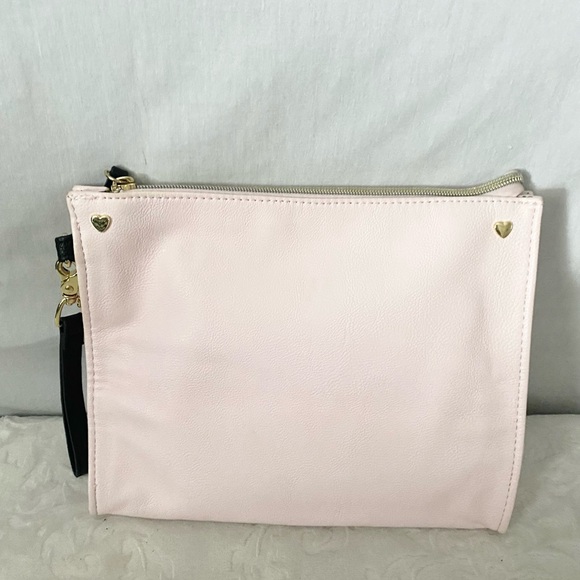 2pc Betsey Johnson shoulder bag & XL wristlet VGUC - Picture 2 of 8